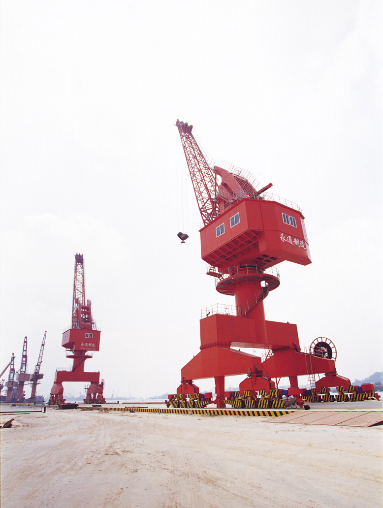 廣東魚(yú)珠碼頭MQ4035門(mén)座式起重機(jī)